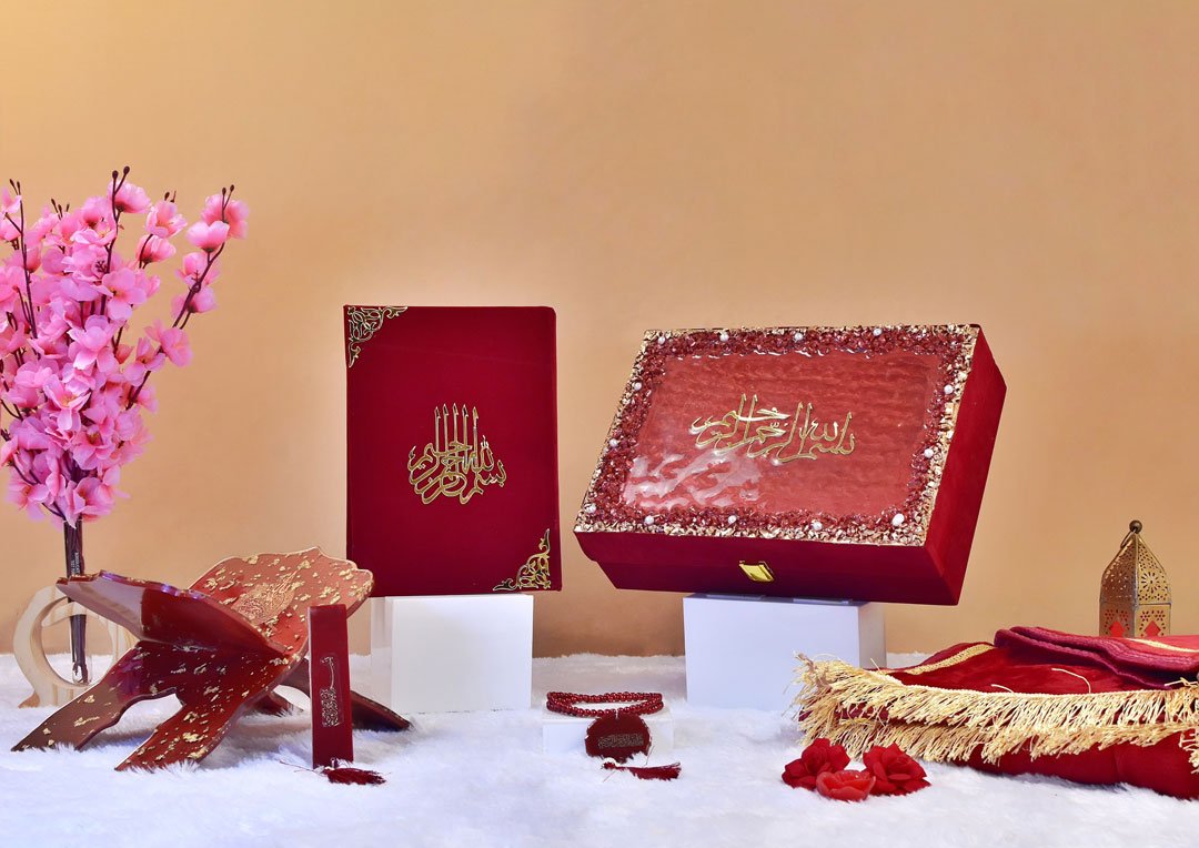 Red noor e quran hamper