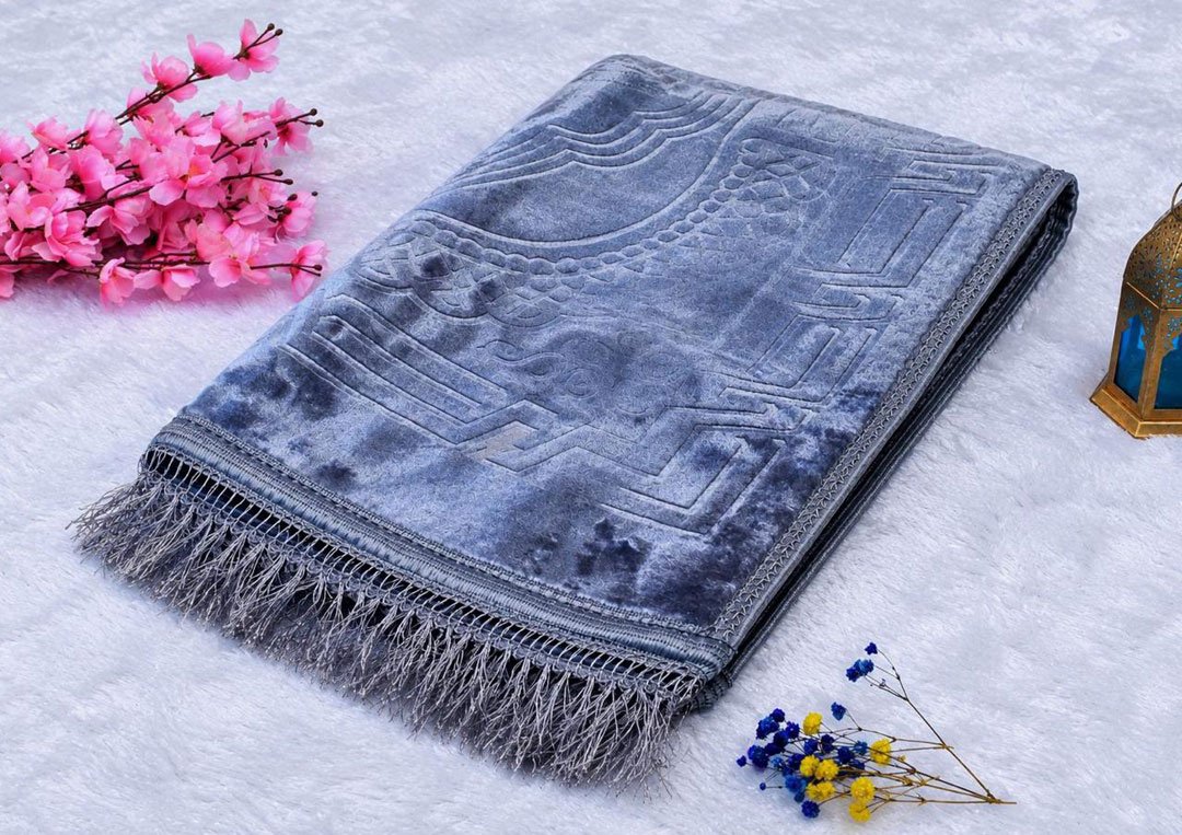 Grey Premium Velvet Janamaz - Image 2